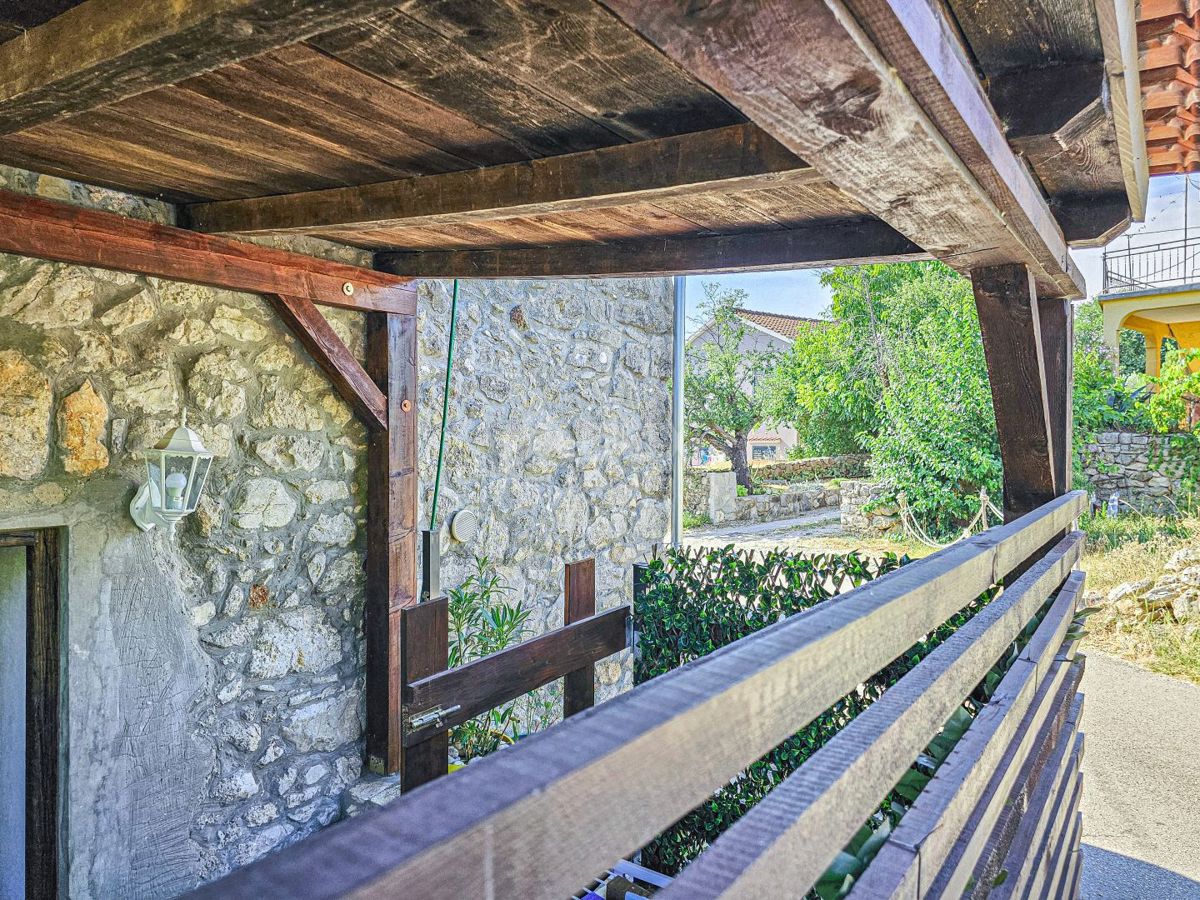 ISOLA DI KRK - Casa in pietra ristrutturata, piena di fascino e dettagli autentici