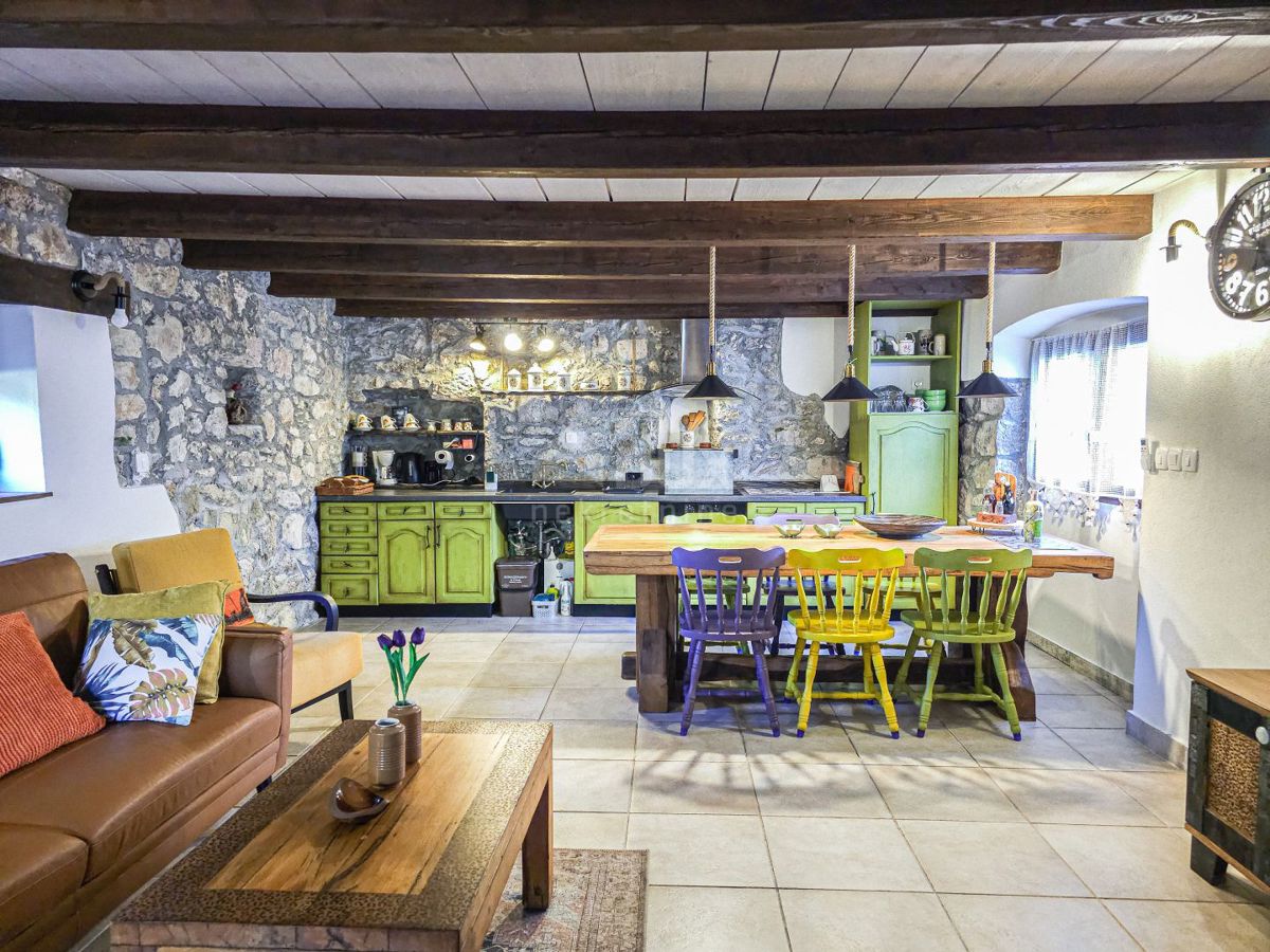 ISOLA DI KRK - Casa in pietra ristrutturata, piena di fascino e dettagli autentici