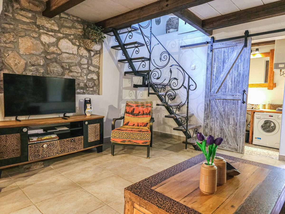ISOLA DI KRK - Casa in pietra ristrutturata, piena di fascino e dettagli autentici