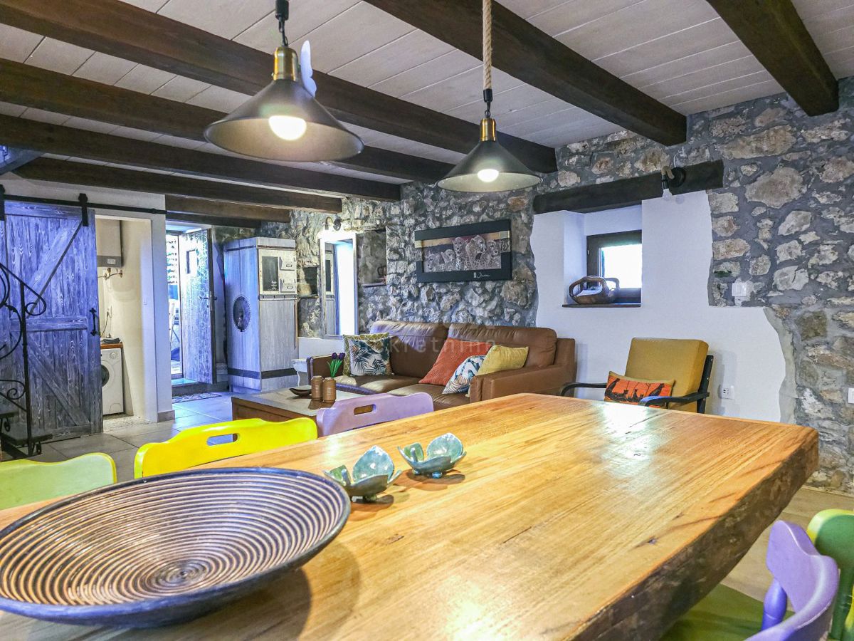 ISOLA DI KRK - Casa in pietra ristrutturata, piena di fascino e dettagli autentici