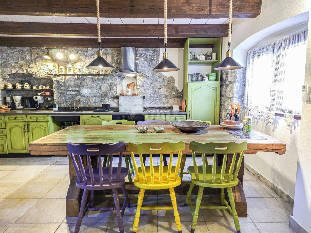 ISOLA DI KRK - Casa in pietra ristrutturata, piena di fascino e dettagli autentici