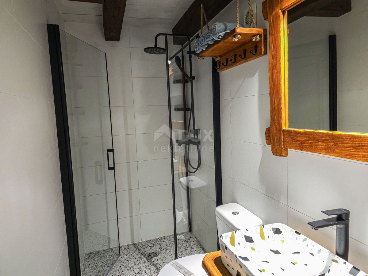 ISOLA DI KRK - Casa in pietra ristrutturata, piena di fascino e dettagli autentici