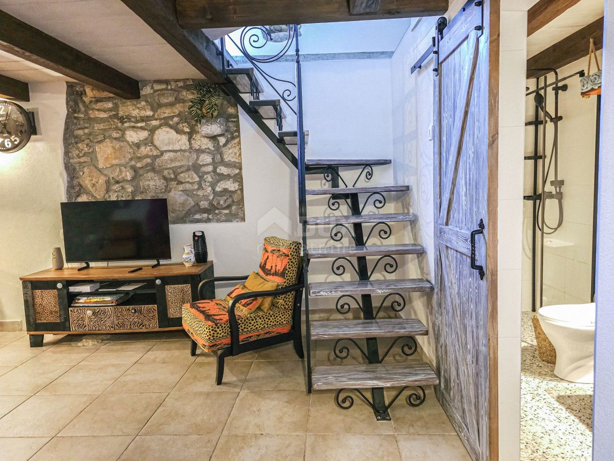 ISOLA DI KRK - Casa in pietra ristrutturata, piena di fascino e dettagli autentici