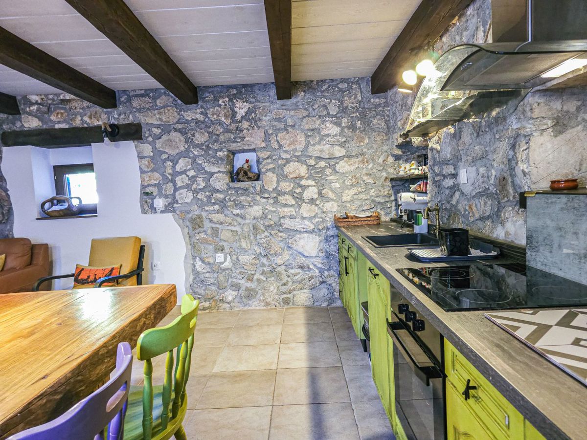 ISOLA DI KRK - Casa in pietra ristrutturata, piena di fascino e dettagli autentici