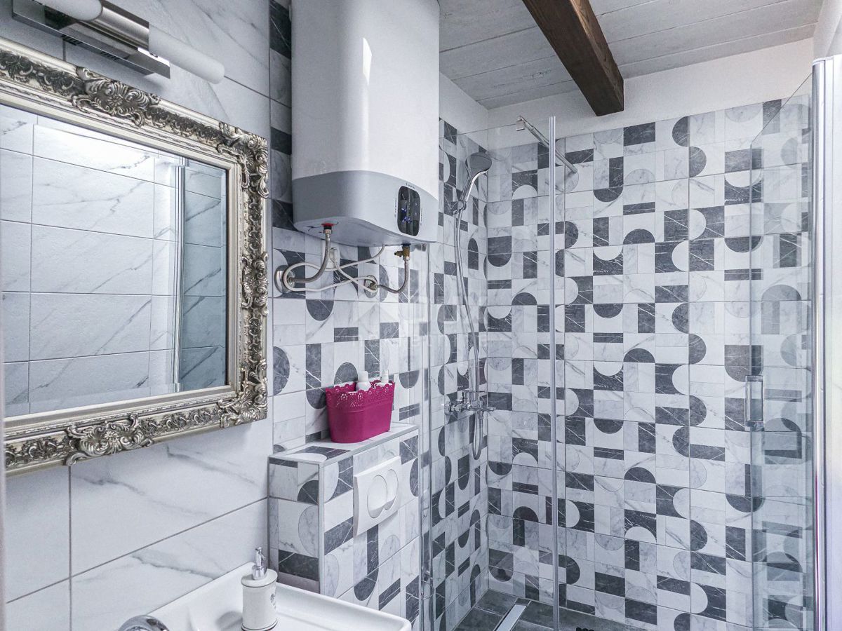 ISOLA DI KRK - Casa in pietra ristrutturata, piena di fascino e dettagli autentici