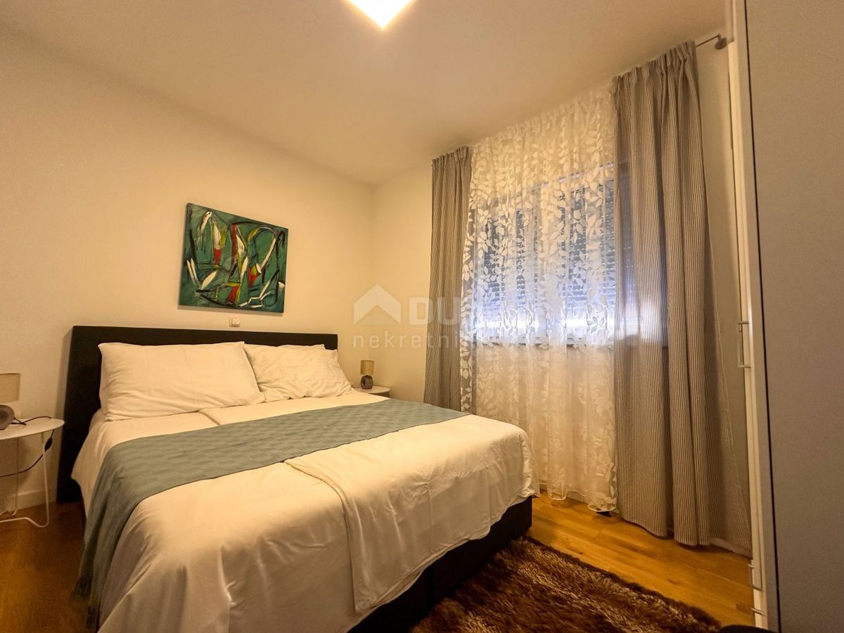 OPATIJA, MATULJI - casa con tre appartamenti, piscina e vista mare 