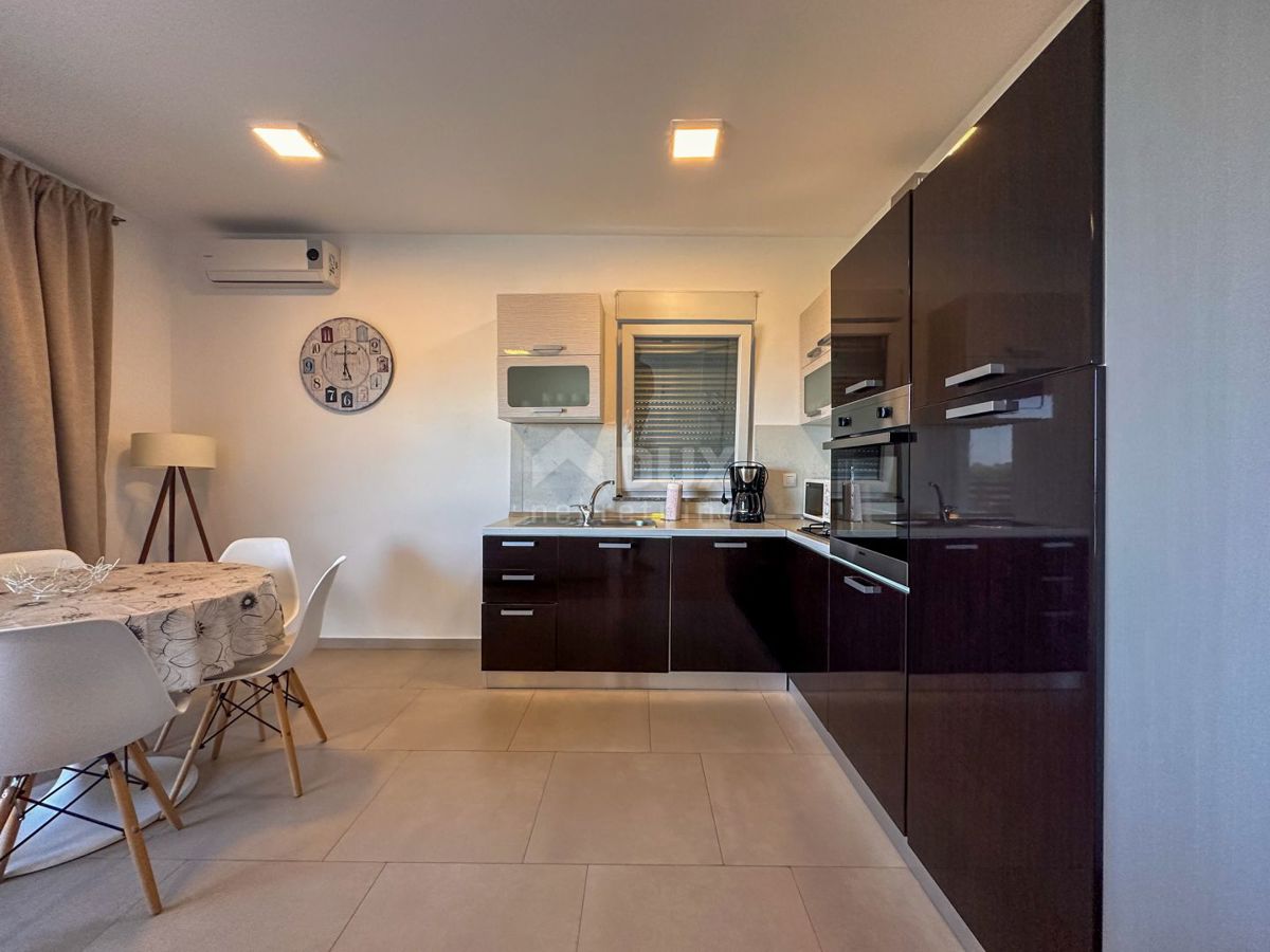 OPATIJA, MATULJI - casa con tre appartamenti, piscina e vista mare 