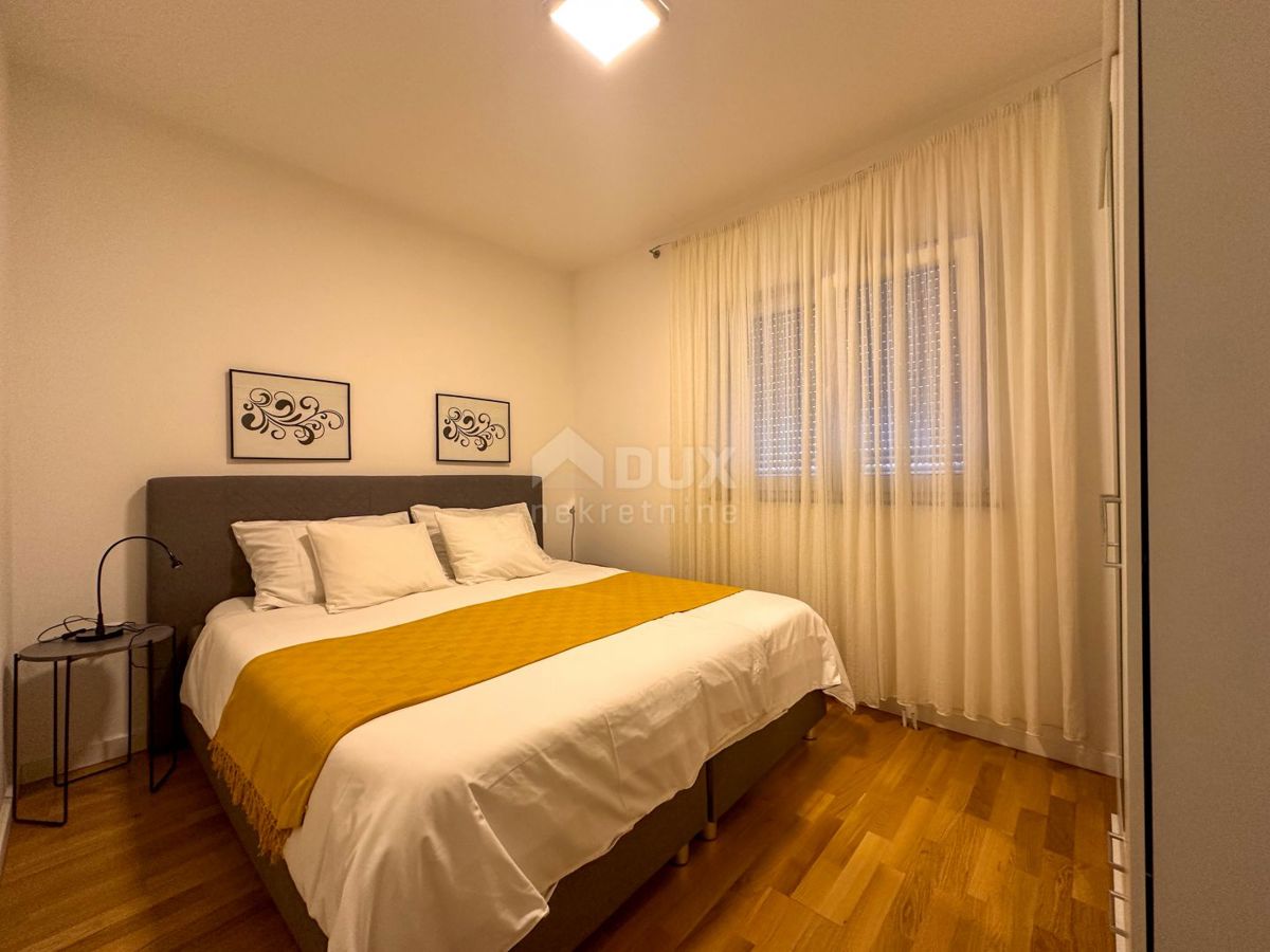 OPATIJA, MATULJI - casa con tre appartamenti, piscina e vista mare 