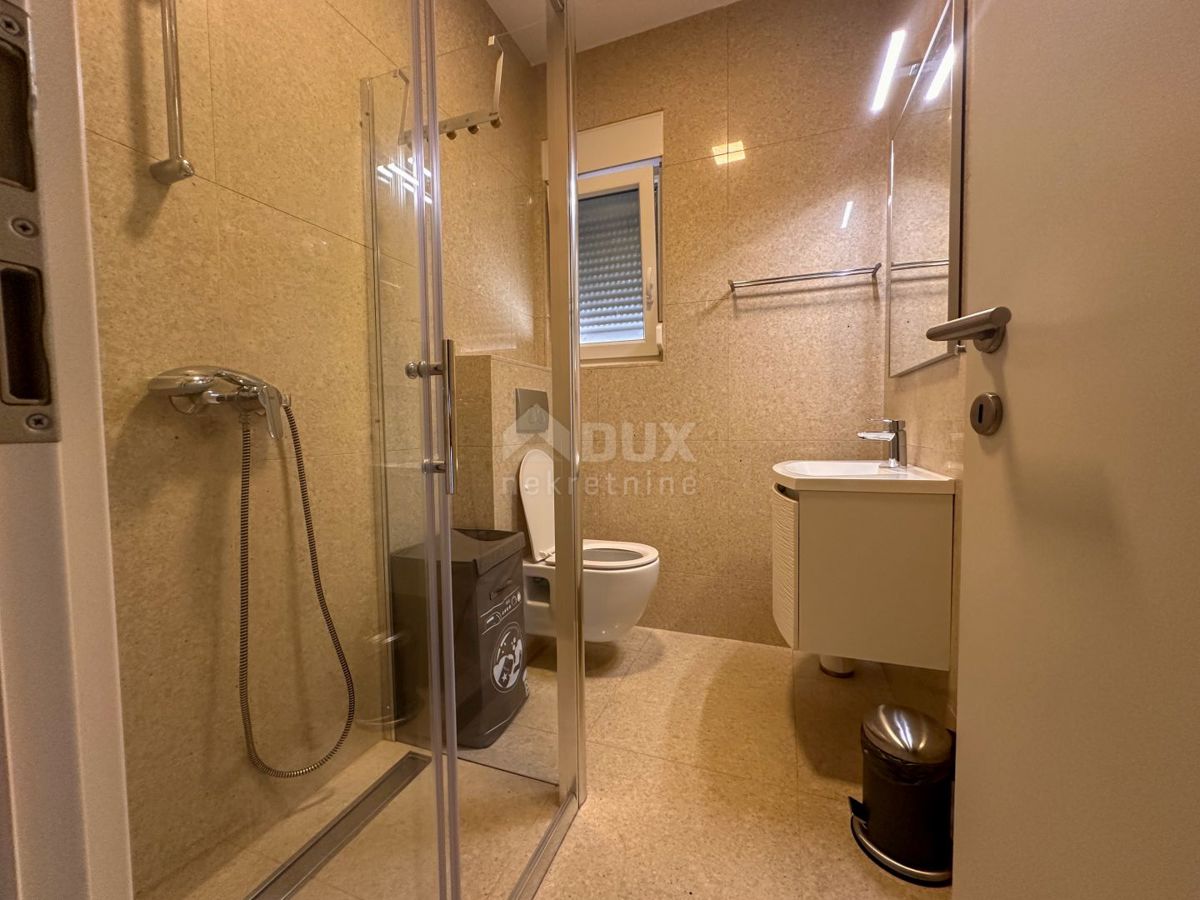 OPATIJA, MATULJI - casa con tre appartamenti, piscina e vista mare 