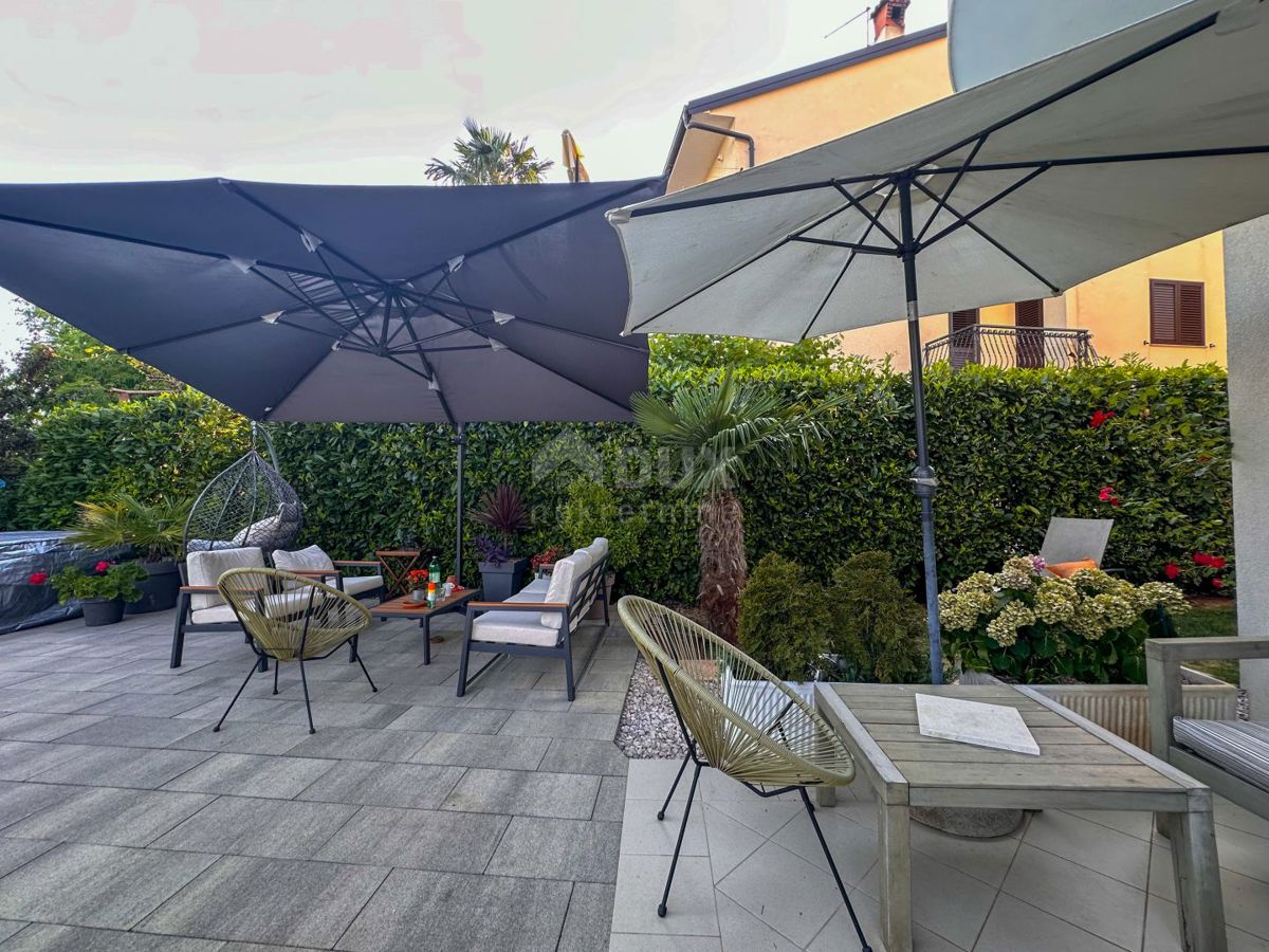 OPATIJA, MATULJI - casa con tre appartamenti, piscina e vista mare 