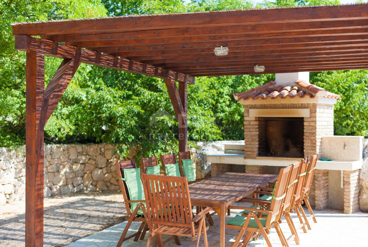 ISOLA DI KRK - Tre case con una piscina all'interno dell'isola