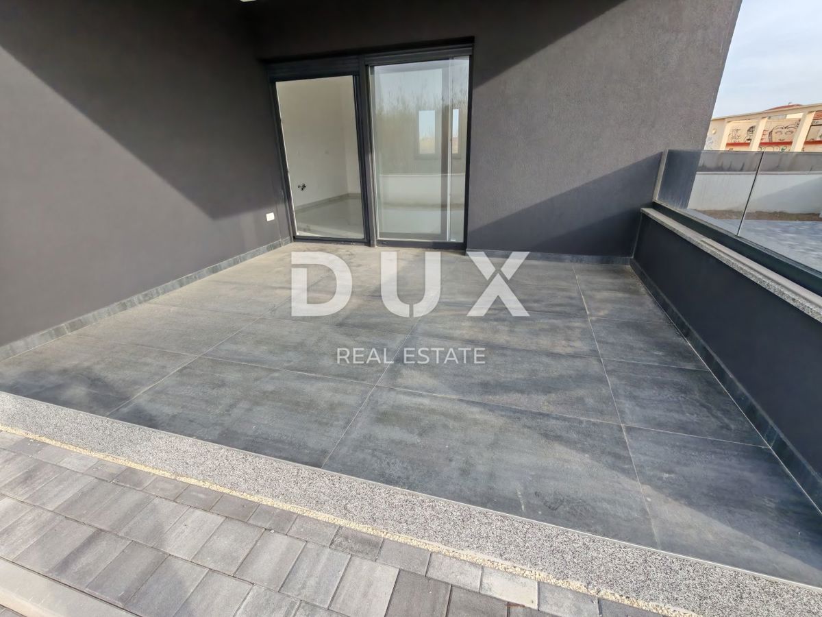 ZADAR, PRIVLAKA - Nuova costruzione! Moderno appartamento a 140 metri dalla spiaggia! S2