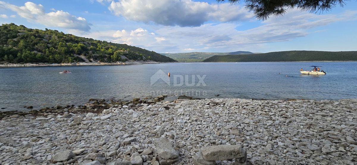 ISTRIA, RAKALJ - Terreno agricolo con impianto a 20 metri dal mare