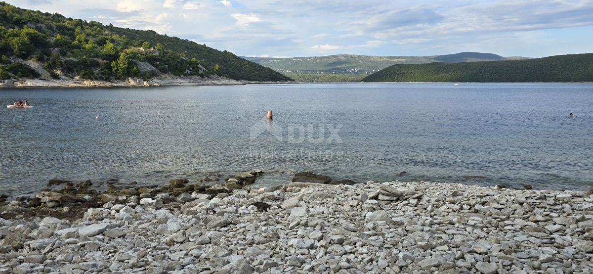 ISTRIA, RAKALJ - Terreno agricolo con impianto a 20 metri dal mare