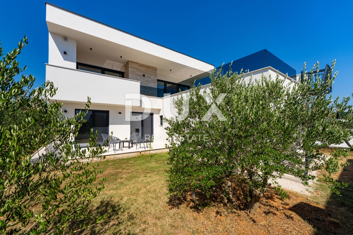 ZADAR, VRSI - nuova costruzione moderna con piscina