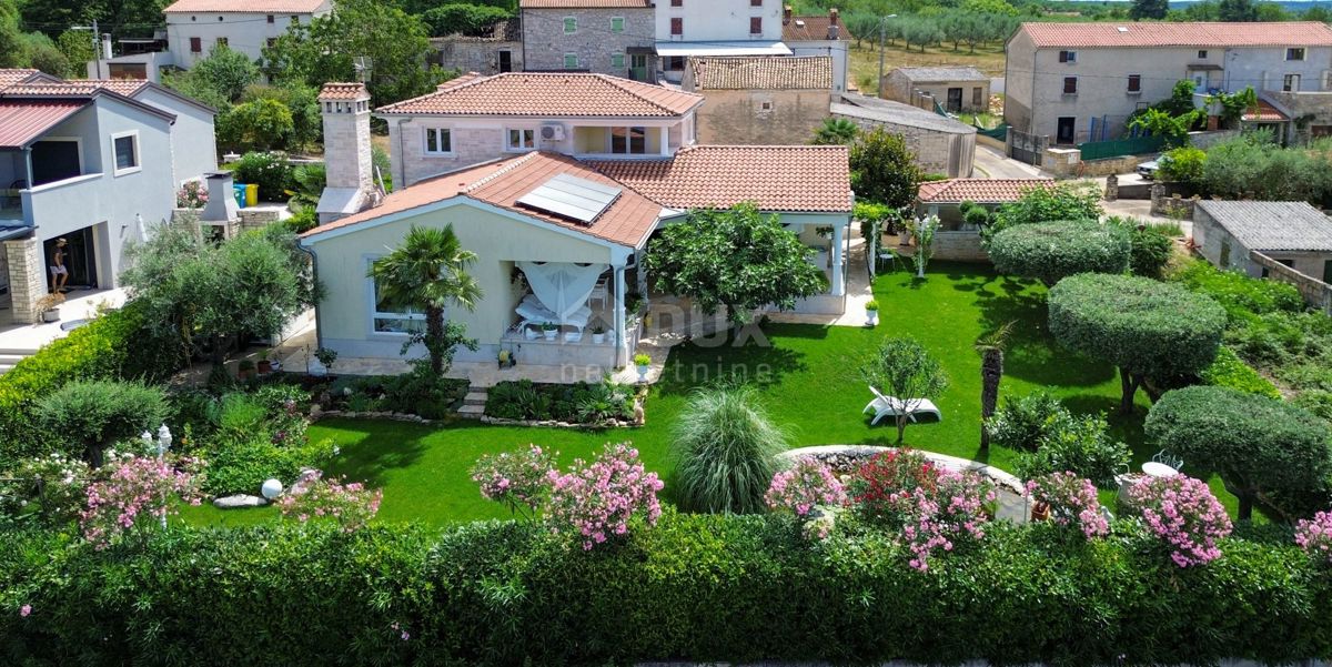 ISTRIA, VIŠNJAN - Una bellezza in pietra con vista panoramica sul mare