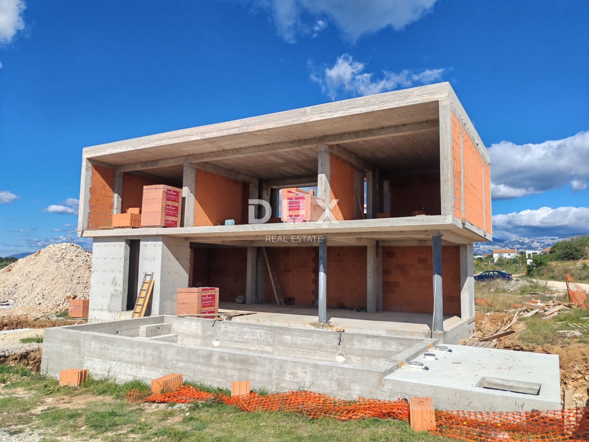 ZADAR, VRSI - Esclusiva opportunità di investimento: lussuosa villa a 5 stelle con piscina riscaldata e vista mare