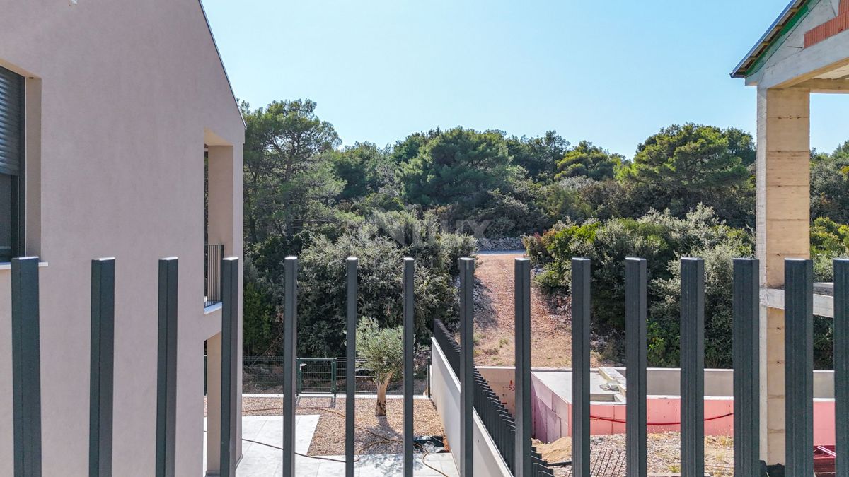 MALI LOŠINJ, ARTATORE - Appartamento 2 camere da letto + bagno al 1° piano in una nuova costruzione a 250 metri da una bella baia