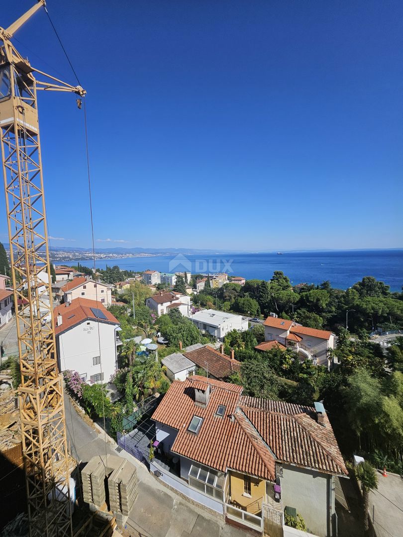 OPATIJA, CENTRO - appartamento 1° piano 190m2 con vista panoramica sul mare e piscina A4