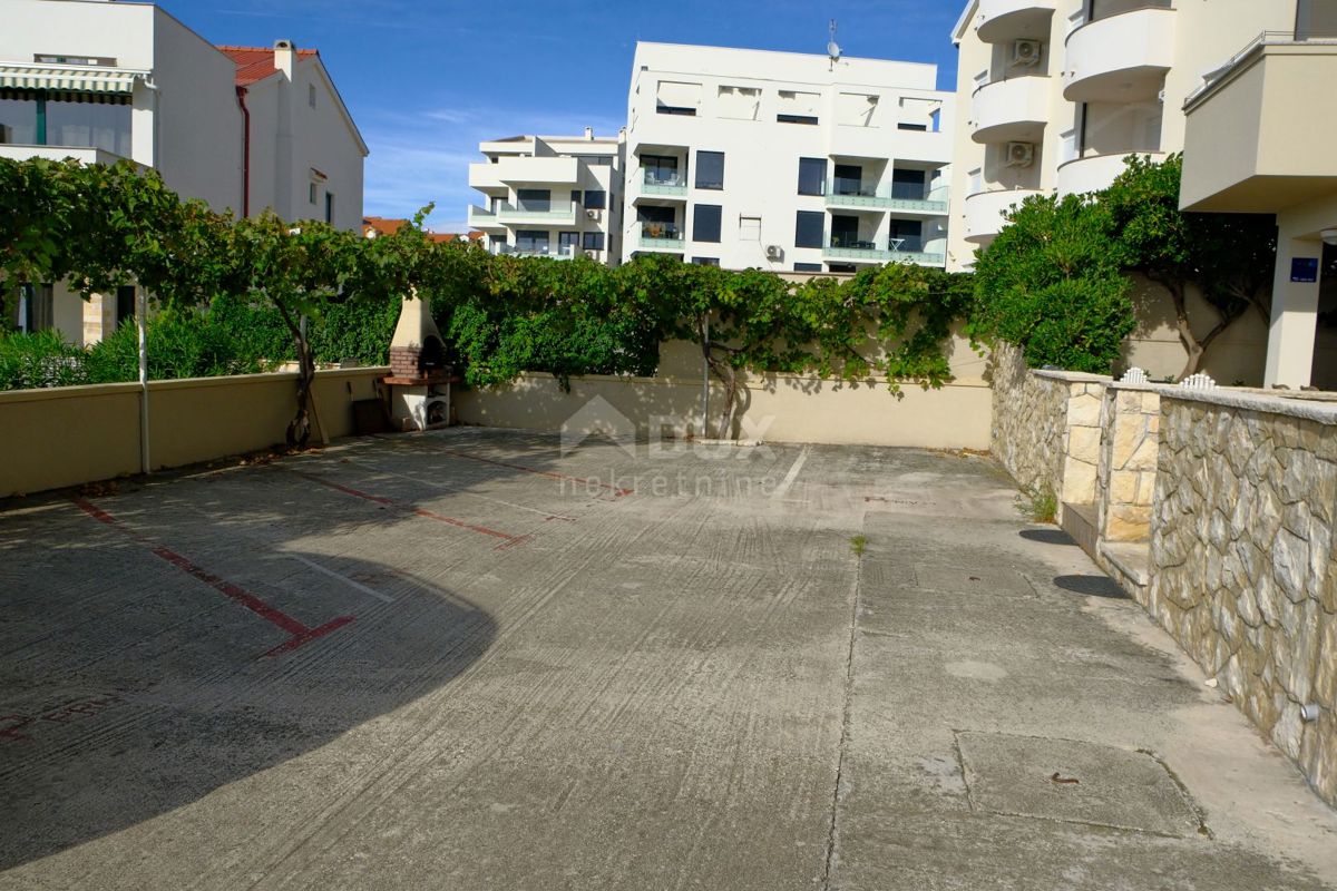  L'ISOLA DI PAG, POVLJANA - Un bellissimo appartamento a Povljana, ad un passo dalla spiaggia con una terrazza che offre una vista spettacolare sul mare! 