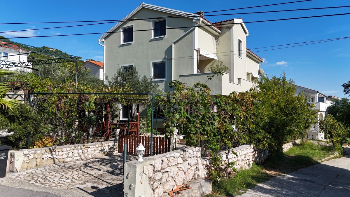 ISOLA DI RAB, BANJOL - Ottima casa con giardino e vista mare