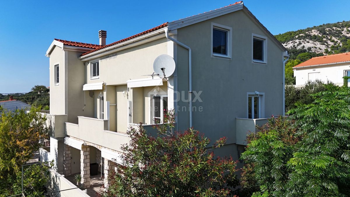 ISOLA DI RAB, BANJOL - Ottima casa con giardino e vista mare