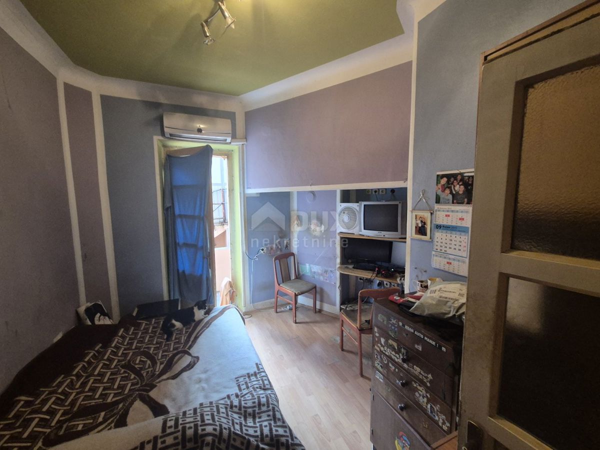 PULA, CENTRO - Appartamento con 4 camere da letto, terrazzo