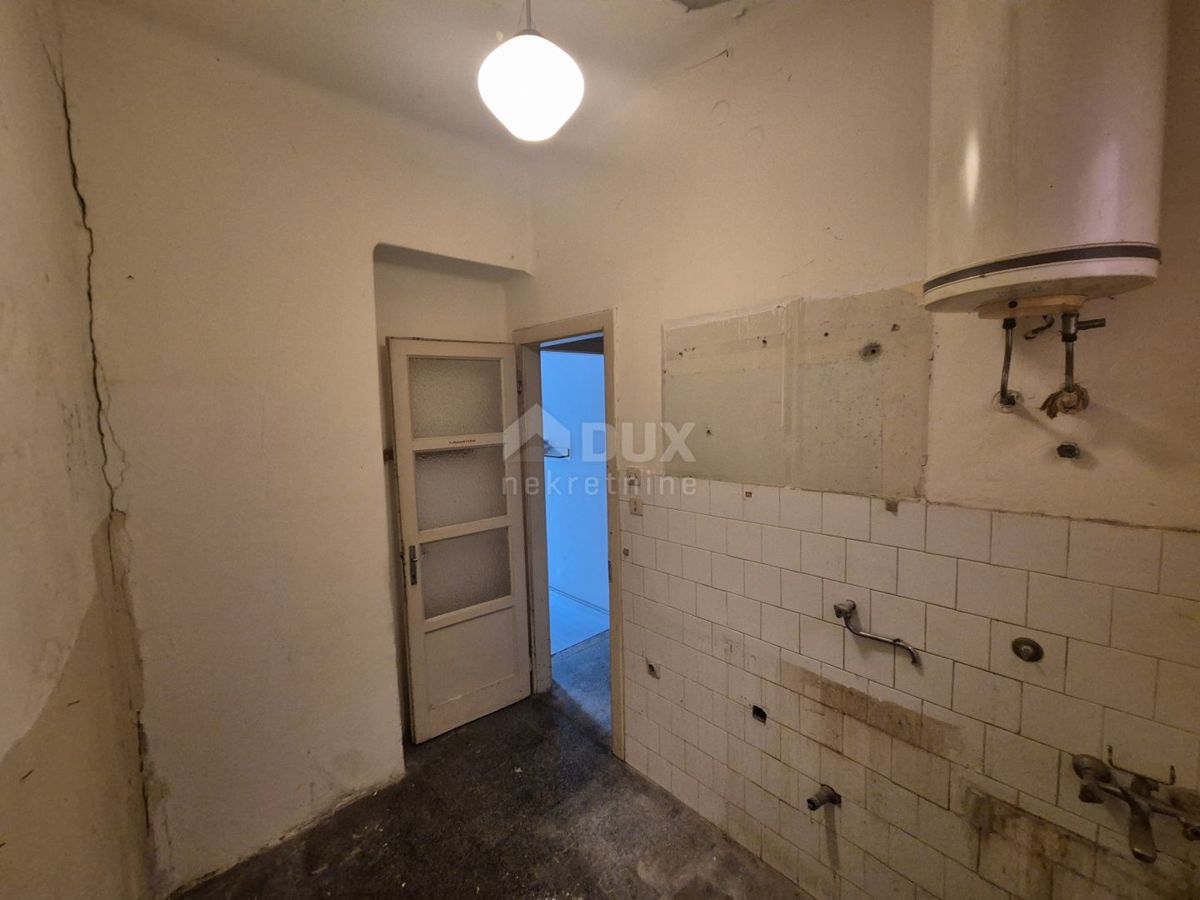 PULA, CENTRO - Appartamento con 4 camere da letto, terrazzo