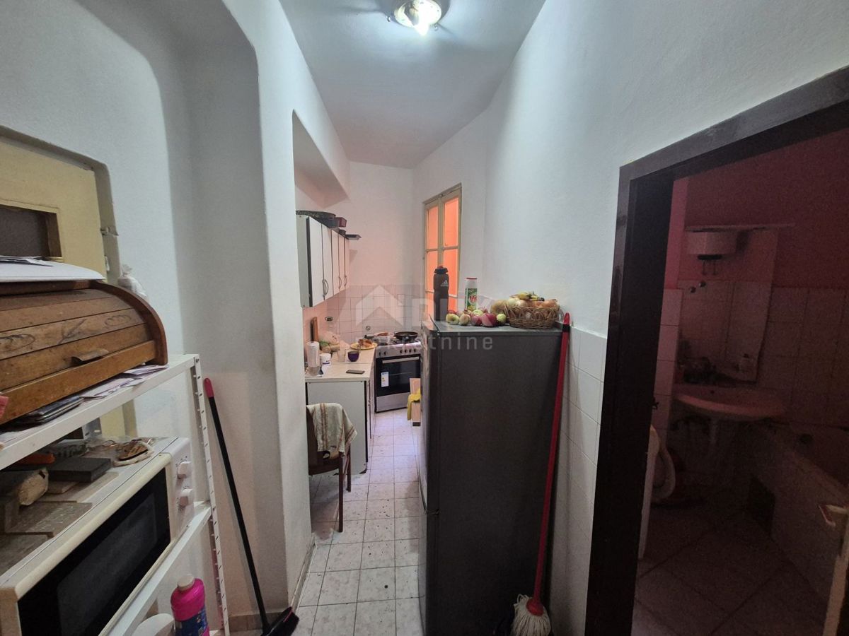 PULA, CENTRO - Appartamento con 4 camere da letto, terrazzo