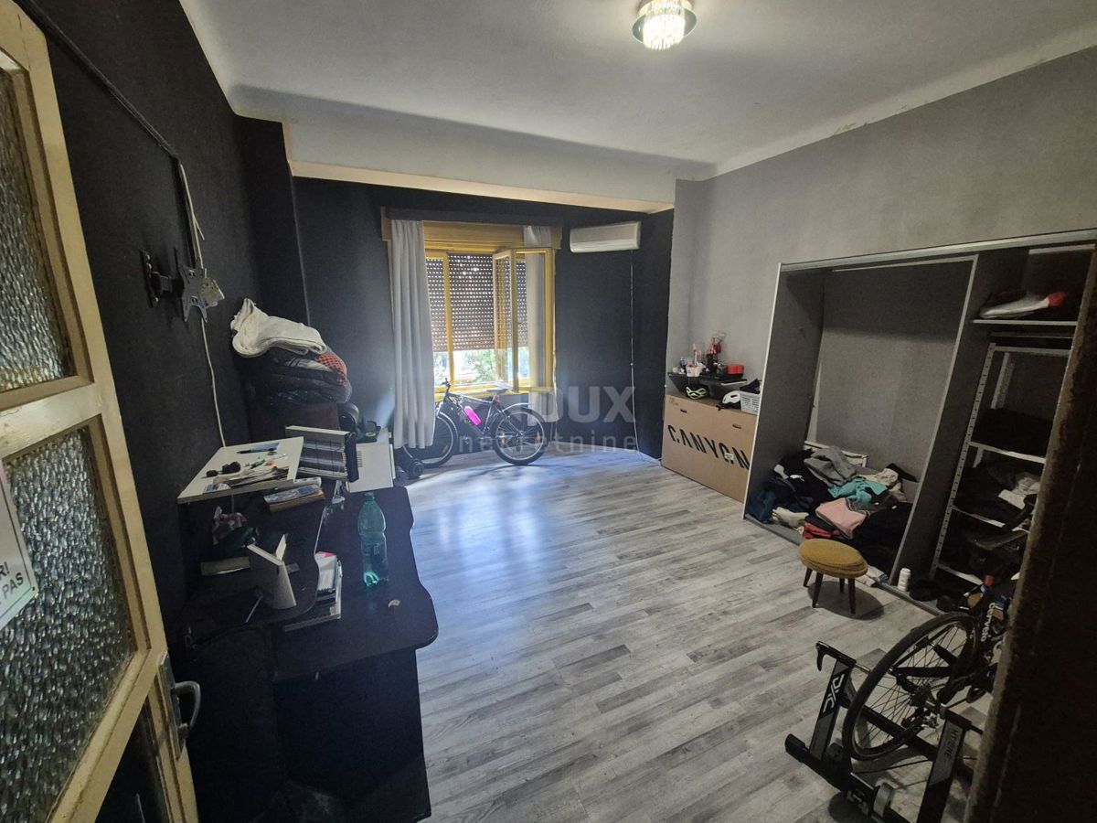 PULA, CENTRO - Appartamento con 4 camere da letto, terrazzo