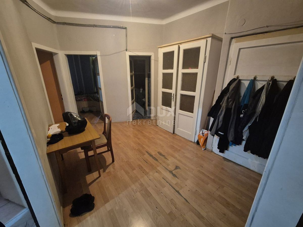 PULA, CENTRO - Appartamento con 4 camere da letto, terrazzo