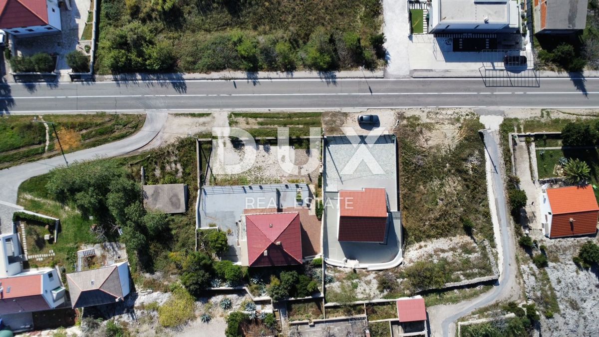 ZADAR, RTINA - Una casa spaziosa con un'impressionante vista sul mare