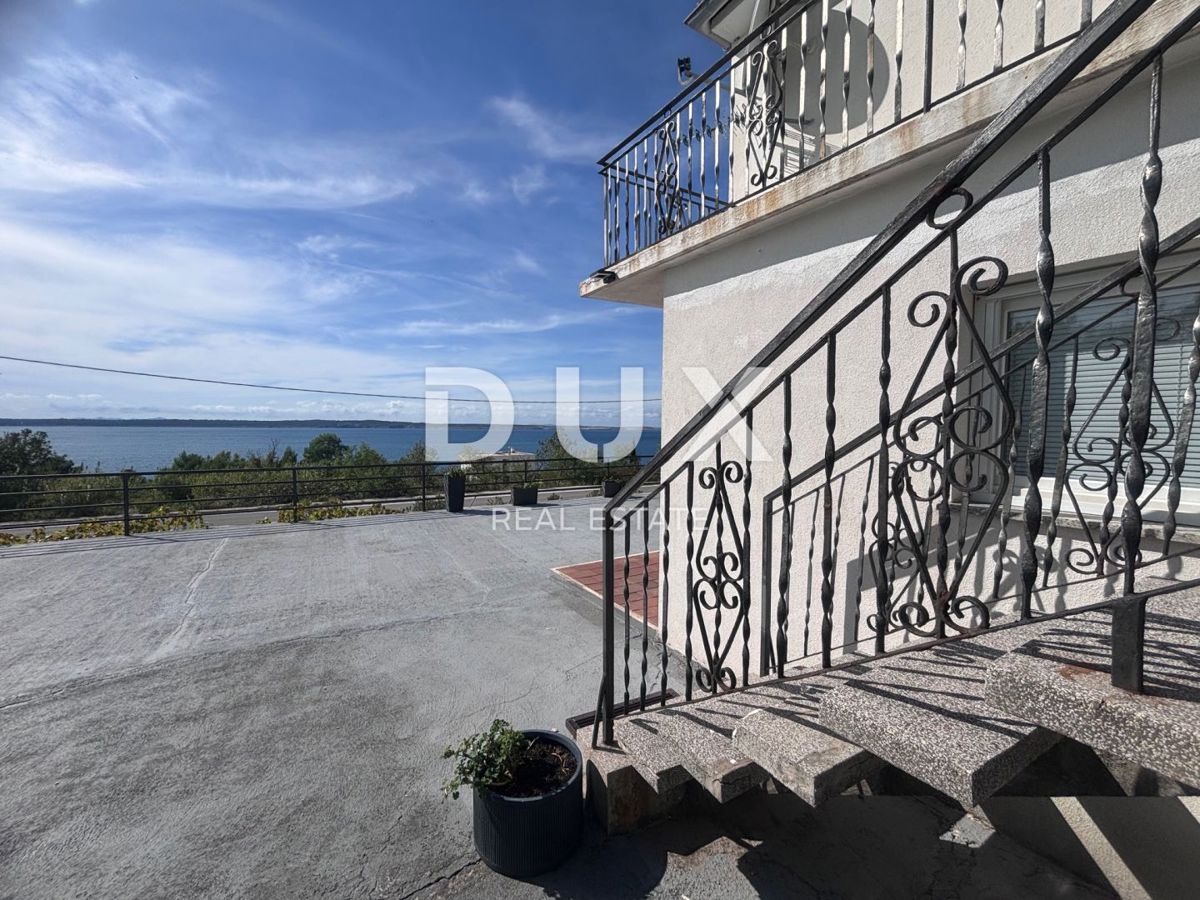 ZADAR, RTINA - Una casa spaziosa con un'impressionante vista sul mare