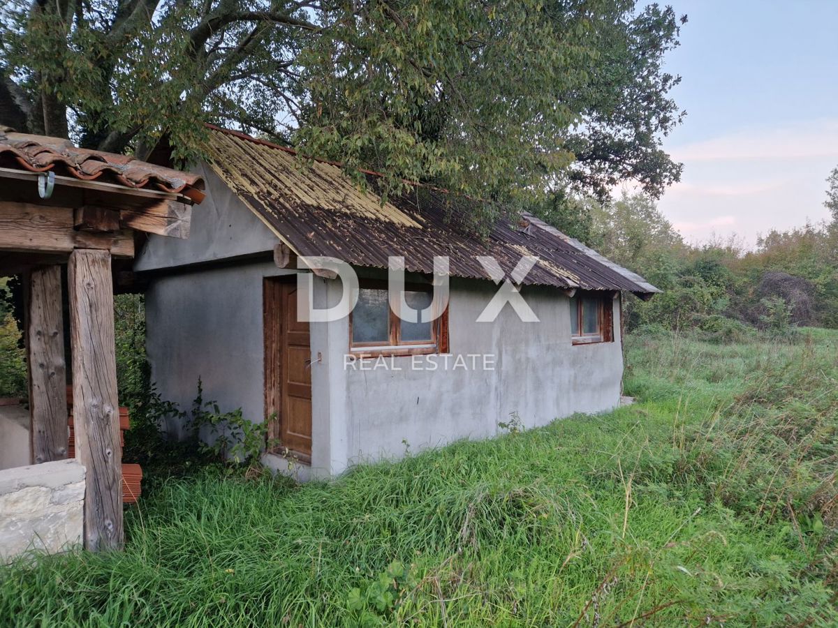 ISTRIA, PARENZO - Terreno agricolo con appezzamento di terreno