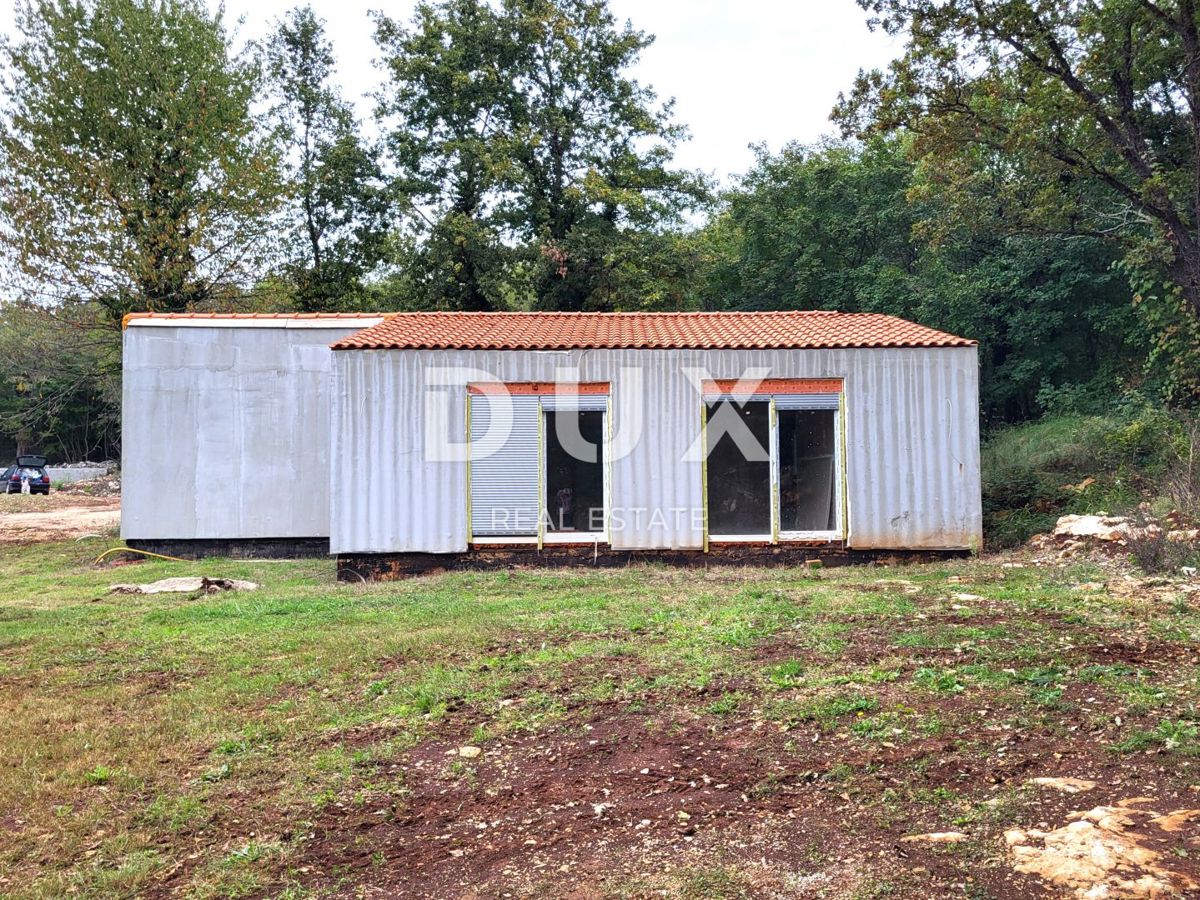 ISTRIA, TINJAN - Casa prefabbricata con piscina 