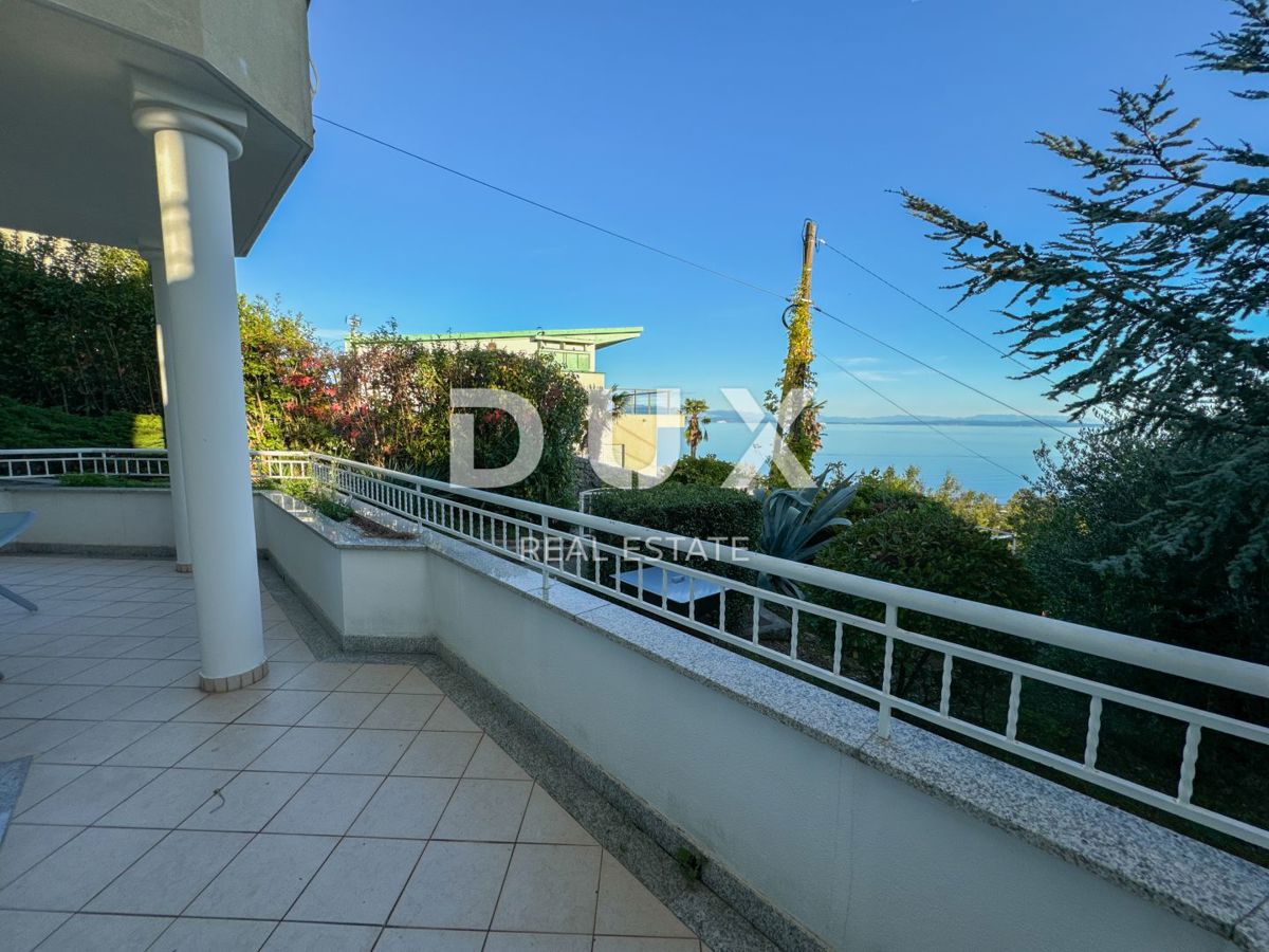 OPATIJA, IČIĆI - appartamento in un bel palazzo con terrazza e vista a soli 250 metri dalla spiaggia