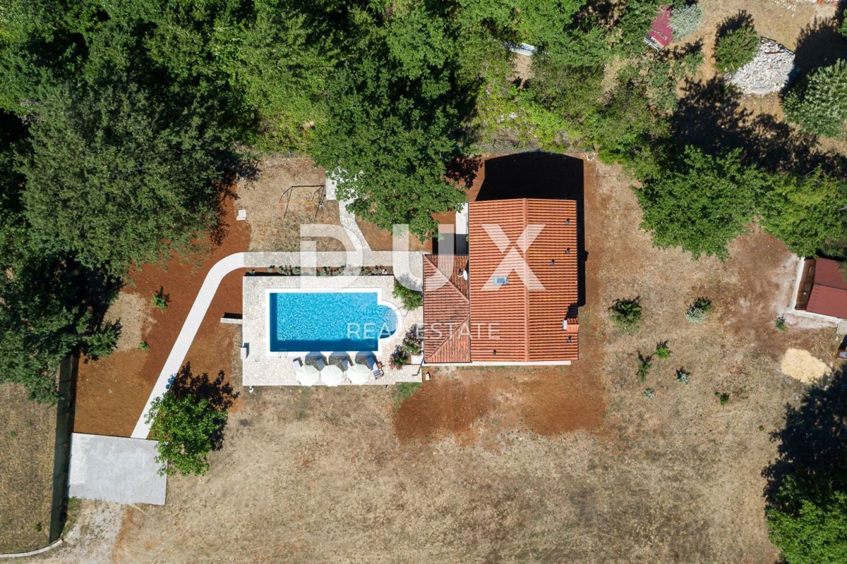 ISTRIA, LABIN - Villa indipendente in pietra con piscina