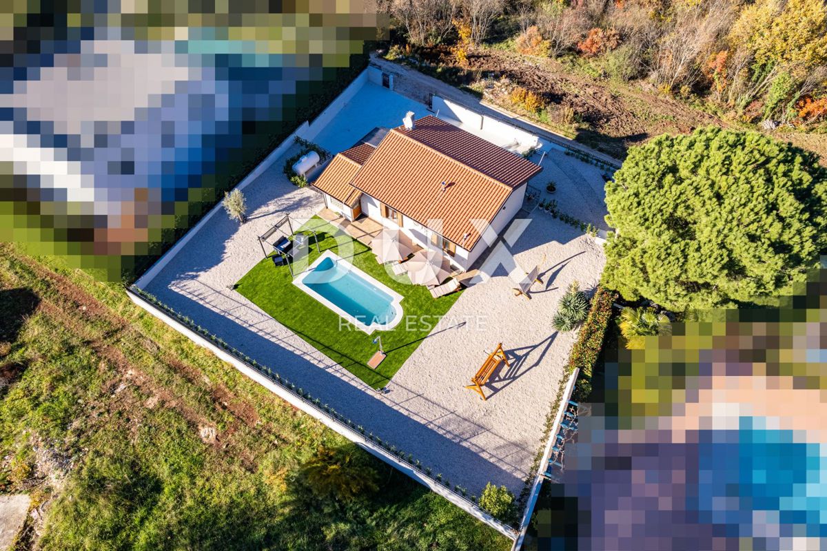 ISTRIA, BUJE - Casa indipendente con piscina e vista mare