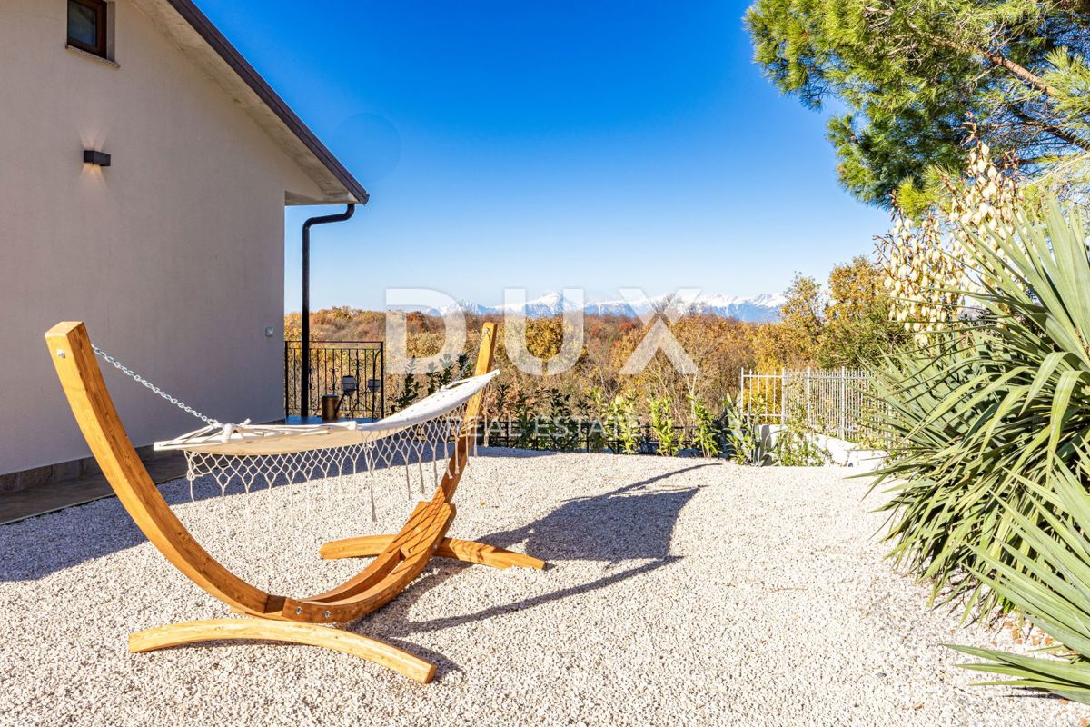 ISTRIA, BUJE - Casa indipendente con piscina e vista mare