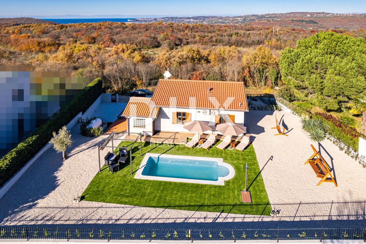 ISTRIA, BUJE - Casa indipendente con piscina e vista mare