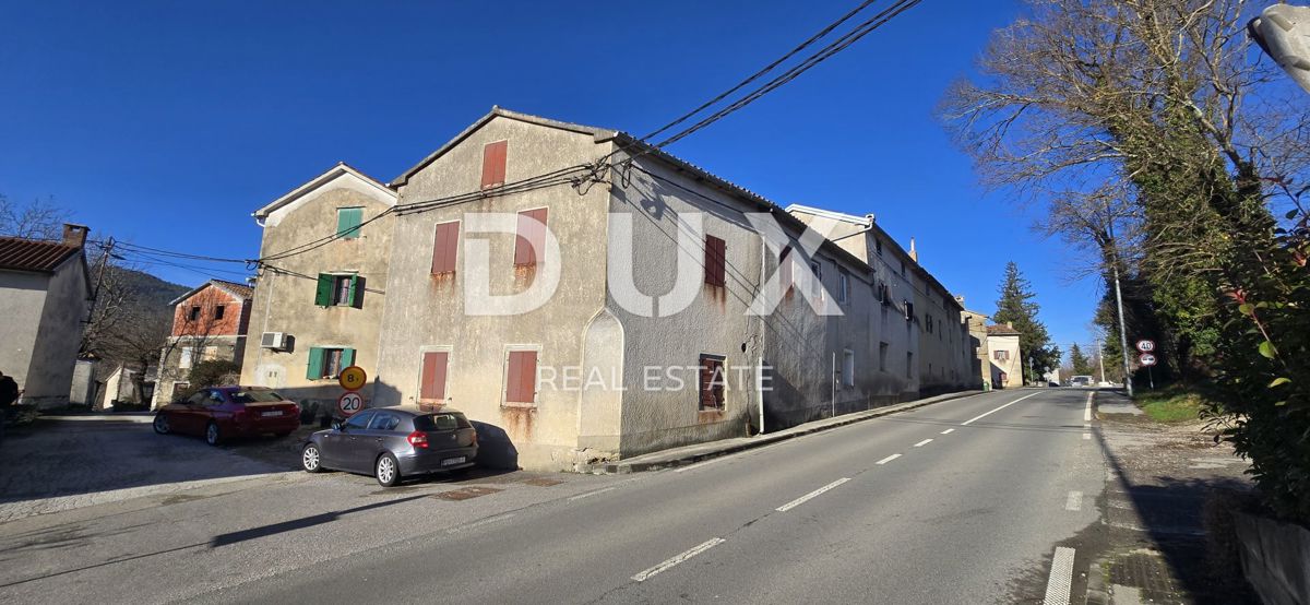 ISTRIA, PINGUENTE - Casa in pietra da ristrutturare vicino al confine