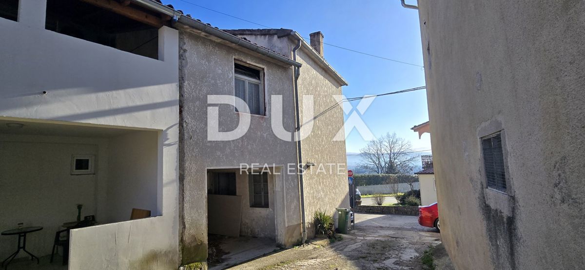 ISTRIA, PINGUENTE - Casa in pietra da ristrutturare vicino al confine