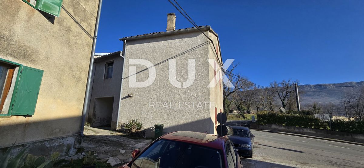 ISTRIA, PINGUENTE - Casa in pietra da ristrutturare vicino al confine