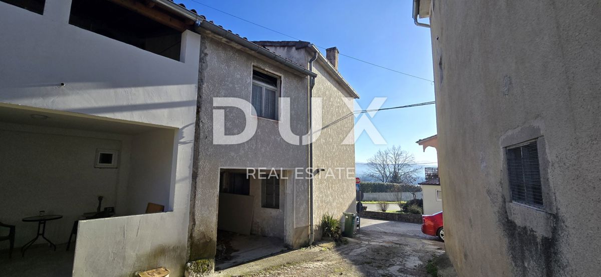 ISTRIA, PINGUENTE - Casa in pietra da ristrutturare vicino al confine