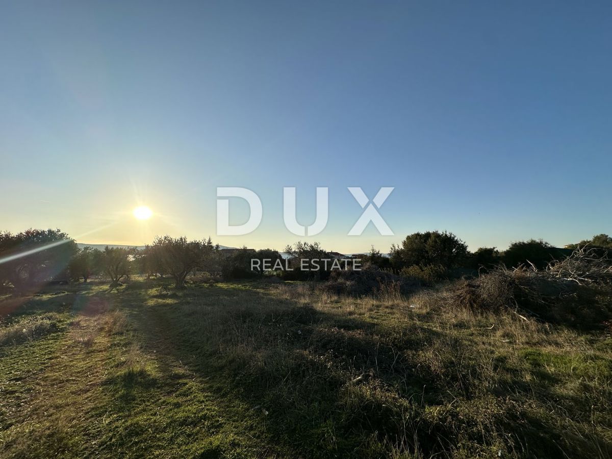 ZARA, S. PETAR - Terreno edificabile di 550m² con vista sul mare e sulle isole!