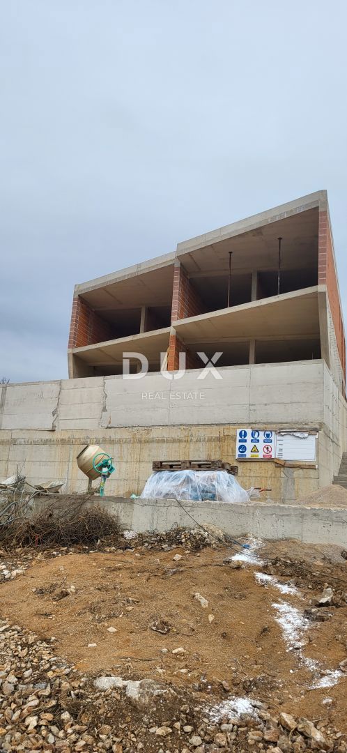 JADRANOVO - casa bifamiliare di lusso con piscina (nuova costruzione)