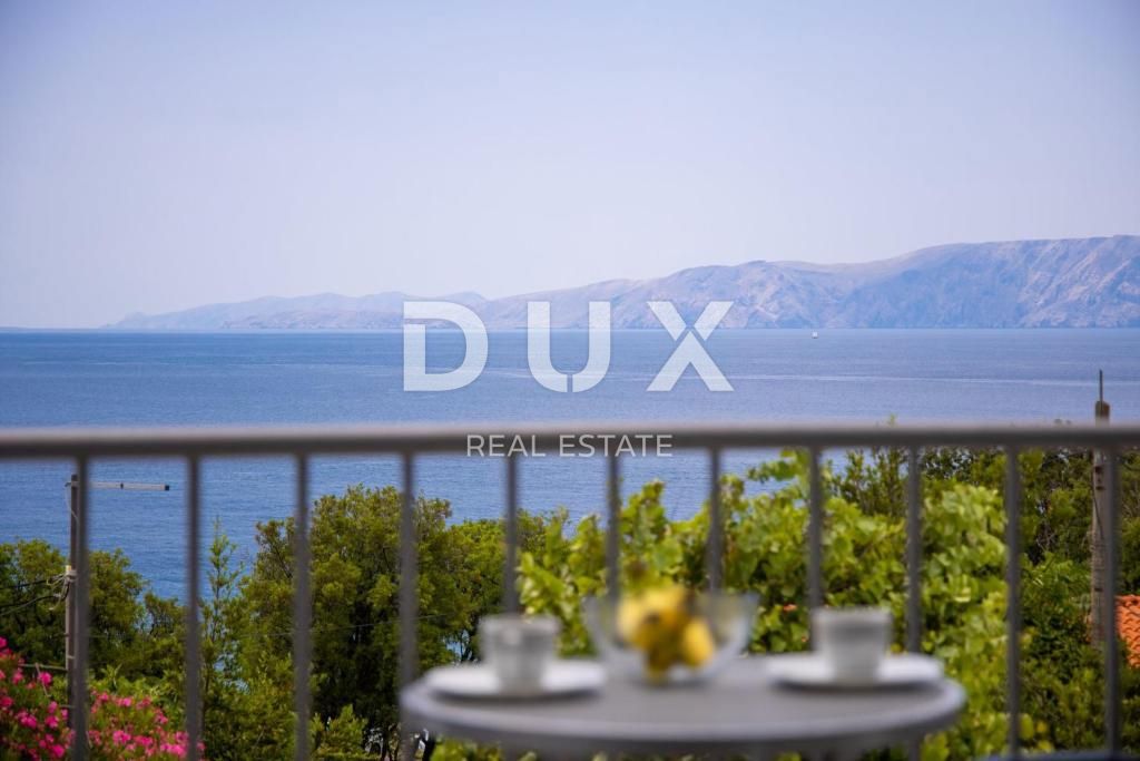 NOVI VINODOLSKI (dintorni) - villa a 50m dal mare con piscina e garage