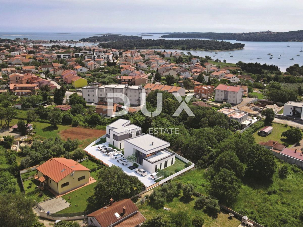 ISTRIA, MEDULIN - Casa di architettura moderna con tre unità abitative