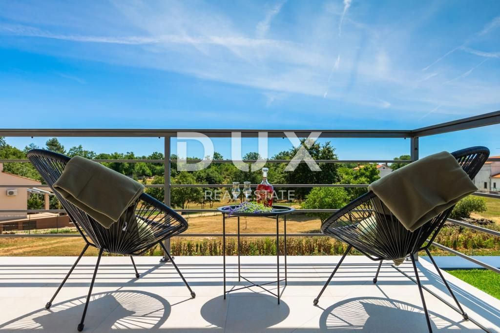 ISTRIA, SVETVINČENAT - Villa di nuova costruzione con piscina riscaldata!