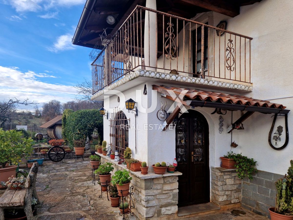 ISTRIA, OPRTALJ - Casa in pietra con ampio giardino